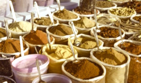 色とりどり、香辛料売り場